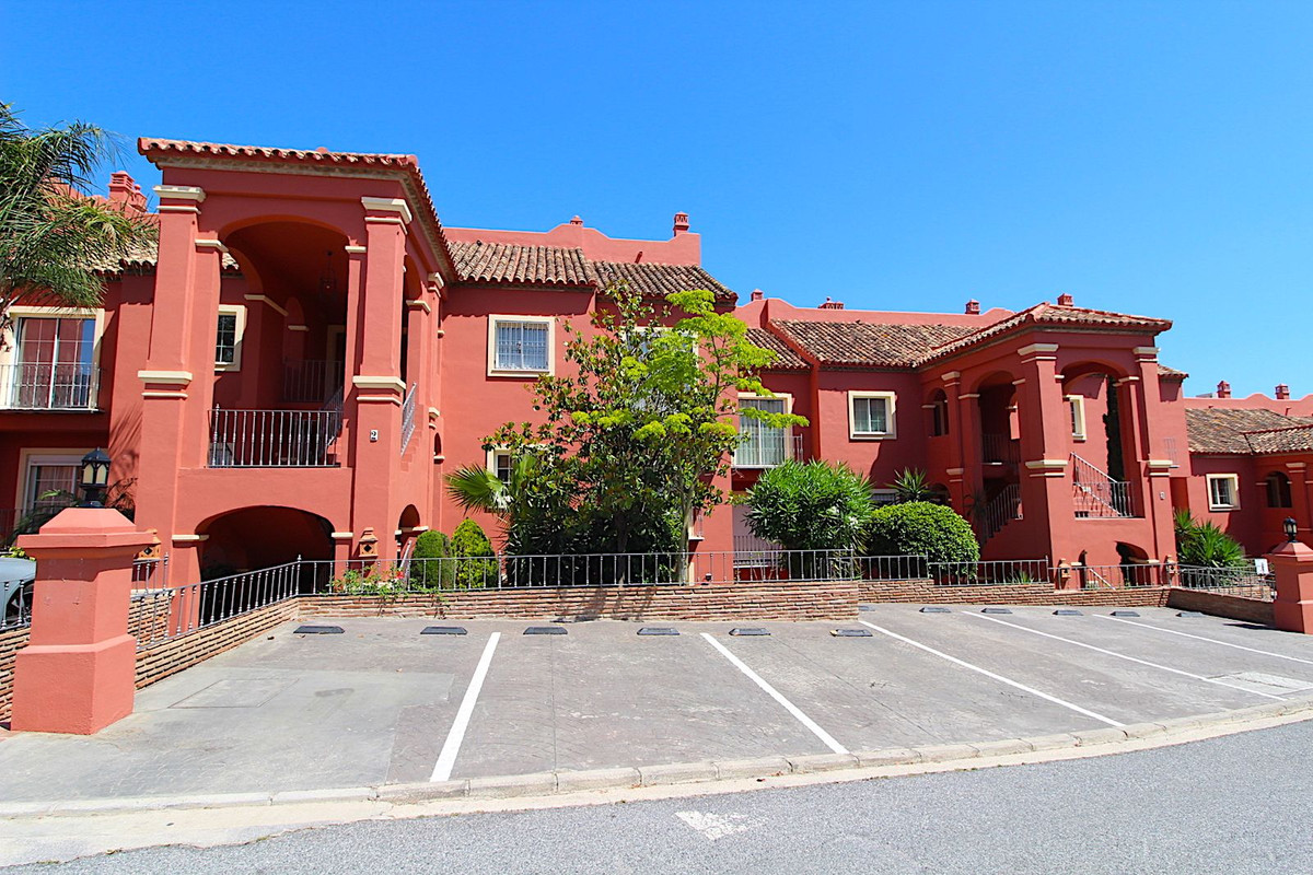 2 Bed Apartment for sale in Monte Halcones Costa Del Sol, Málaga, Spain