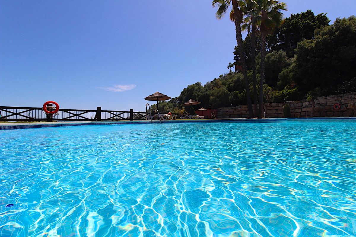2 Bed Apartment for sale in Monte Halcones Costa Del Sol, Málaga, Spain