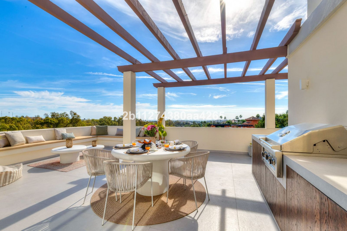 3 Bed Apartment for sale in Marbella Costa Del Sol, Málaga, Spain