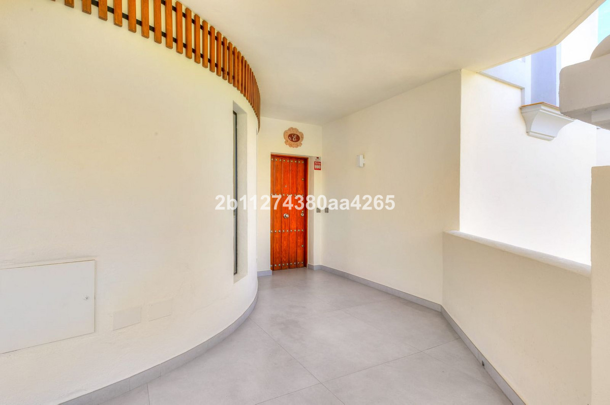 3 Bed Apartment for sale in Marbella Costa Del Sol, Málaga, Spain
