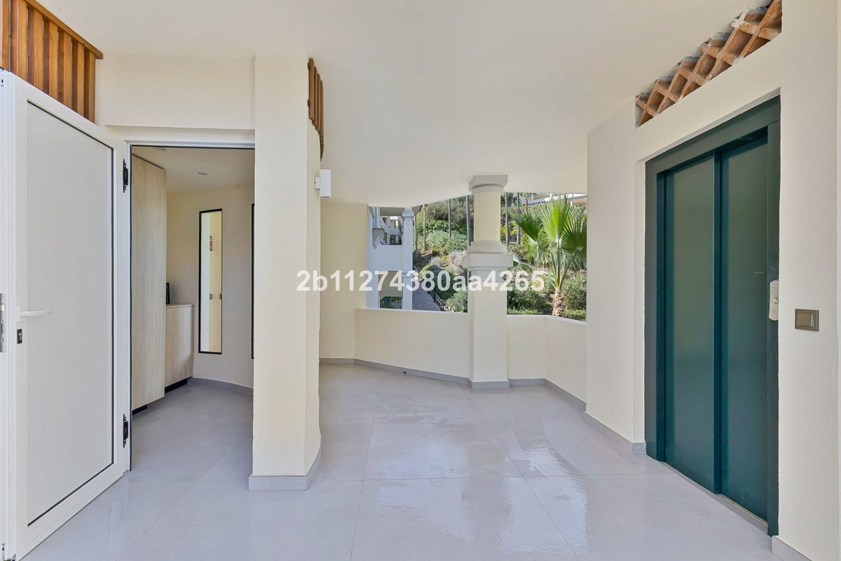 3 Bed Apartment for sale in Marbella Costa Del Sol, Málaga, Spain