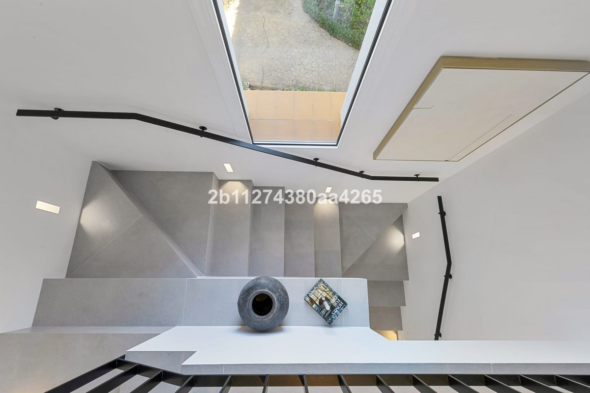 3 Bed Apartment for sale in Marbella Costa Del Sol, Málaga, Spain