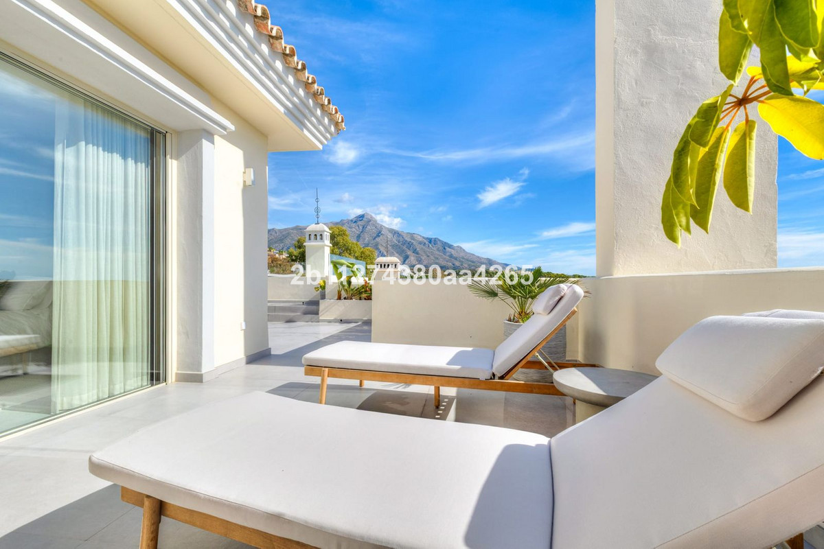 3 Bed Apartment for sale in Marbella Costa Del Sol, Málaga, Spain