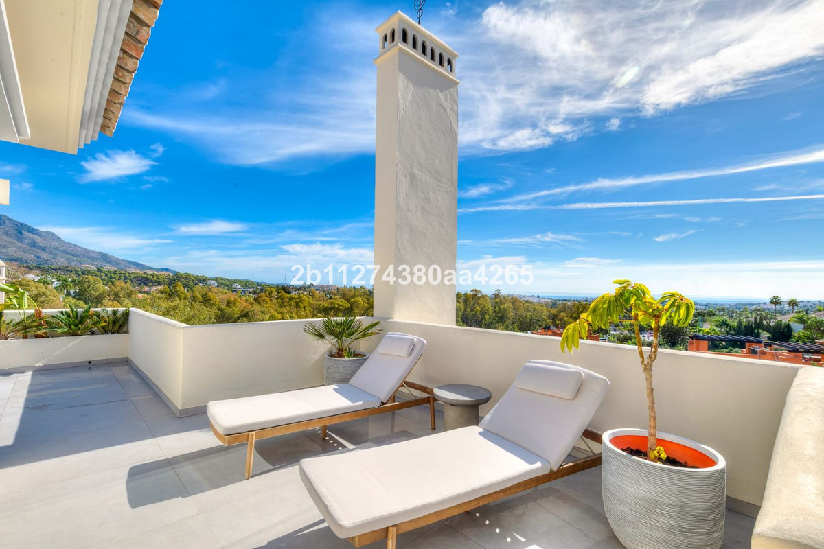 3 Bed Apartment for sale in Marbella Costa Del Sol, Málaga, Spain