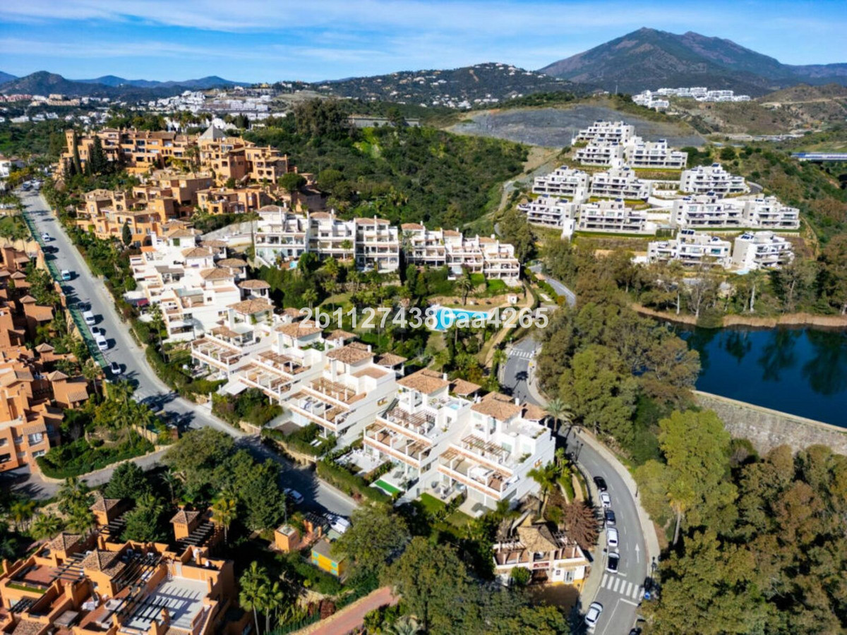 3 Bed Apartment for sale in Marbella Costa Del Sol, Málaga, Spain