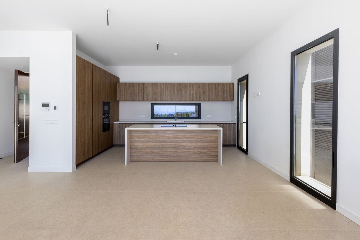 3 Bed Townhouse for sale in Benahavís Costa Del Sol, Málaga, Spain