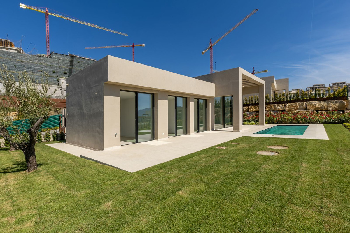 3 Bed Townhouse for sale in Benahavís Costa Del Sol, Málaga, Spain