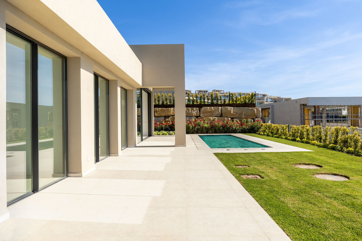 3 Bed Townhouse for sale in Benahavís Costa Del Sol, Málaga, Spain