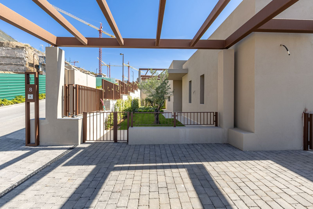 3 Bed Townhouse for sale in Benahavís Costa Del Sol, Málaga, Spain