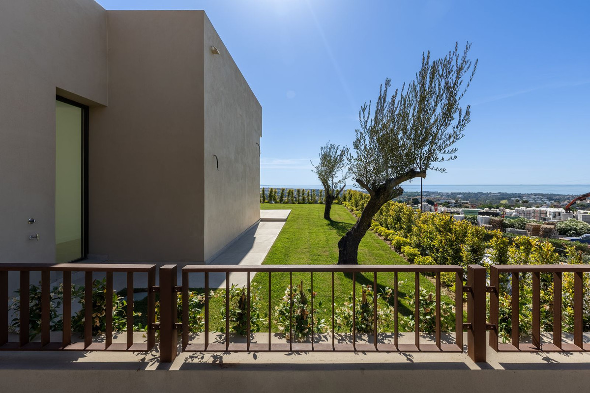 3 Bed Townhouse for sale in Benahavís Costa Del Sol, Málaga, Spain