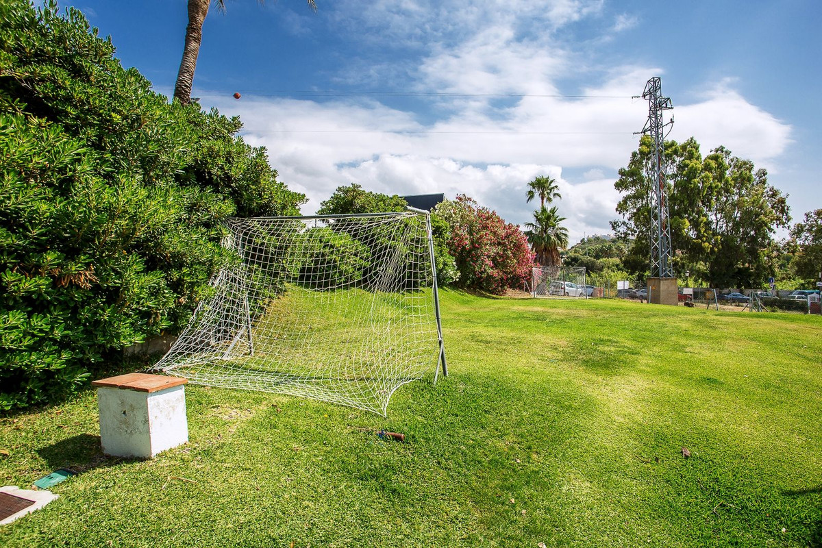 2 Bed Apartment for sale in Estepona Costa Del Sol, Málaga, Spain