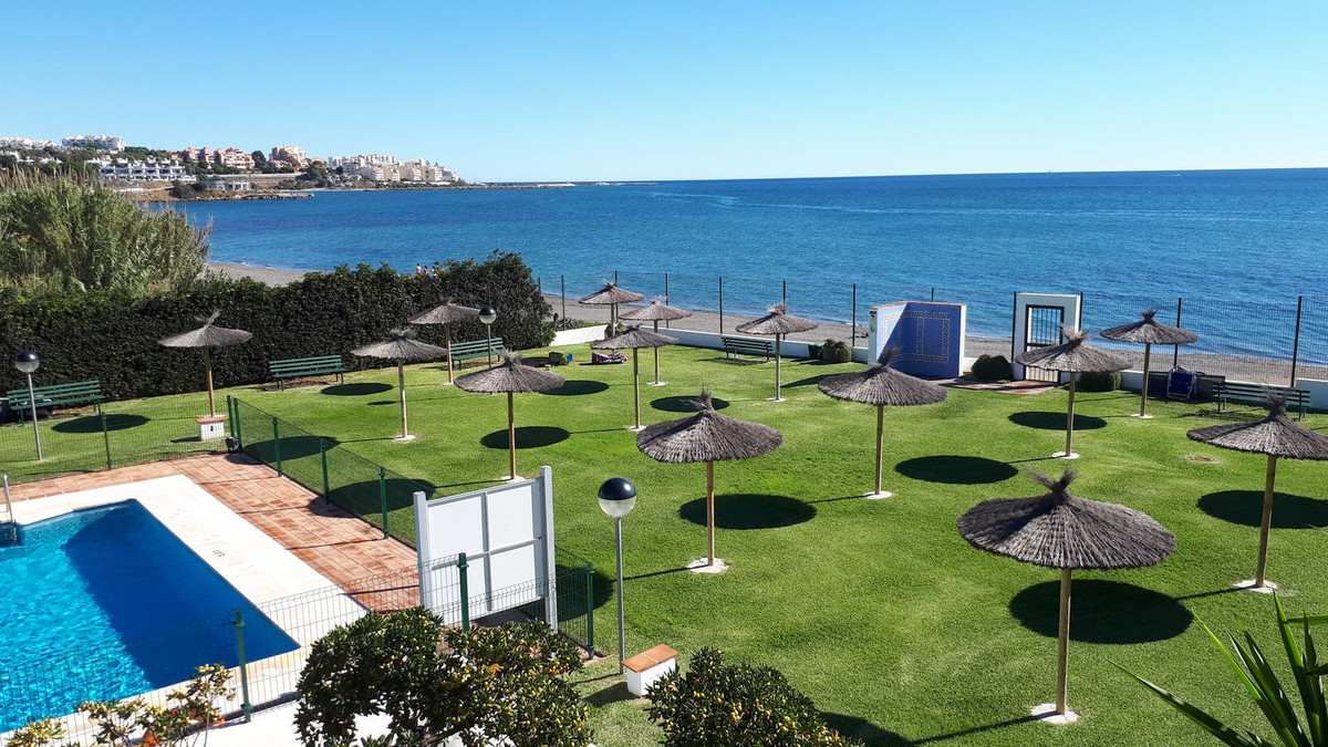 2 Bed Apartment for sale in Estepona Costa Del Sol, Málaga, Spain