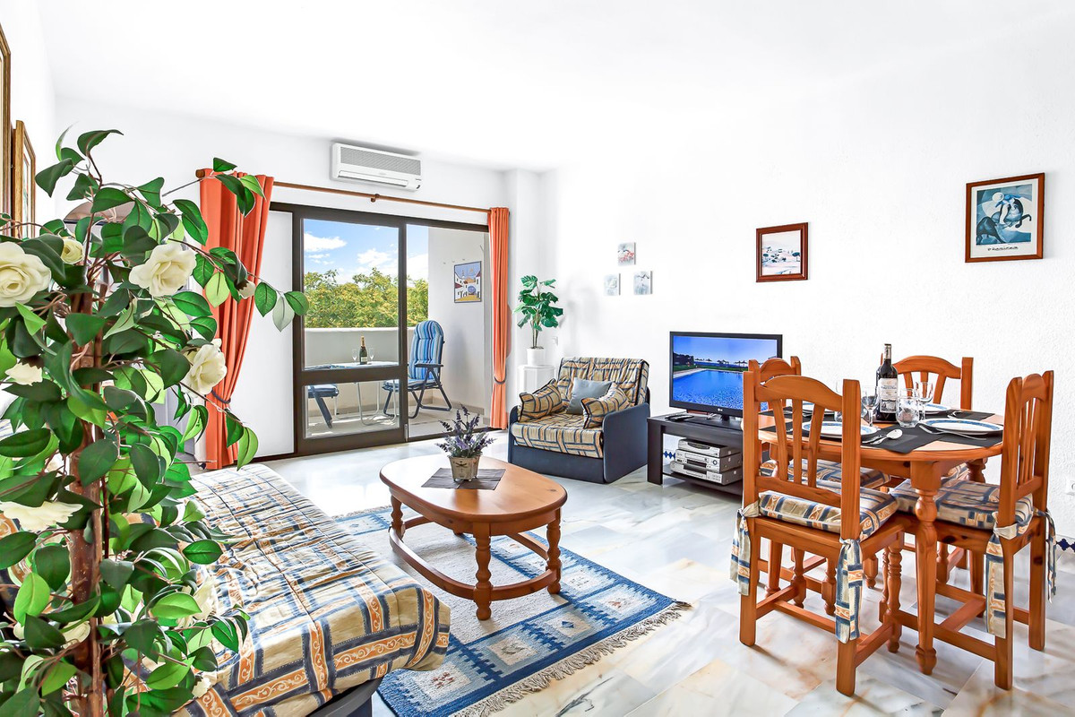 2 Bed Apartment for sale in Estepona Costa Del Sol, Málaga, Spain