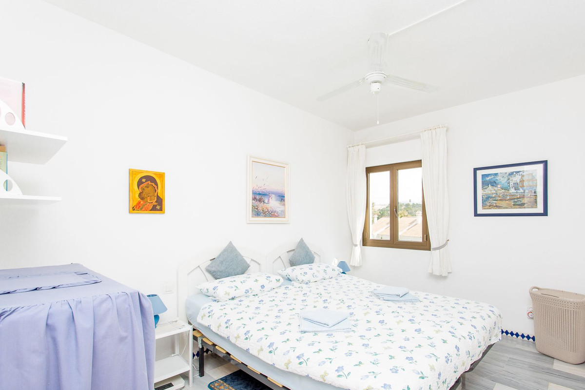 2 Bed Apartment for sale in Estepona Costa Del Sol, Málaga, Spain