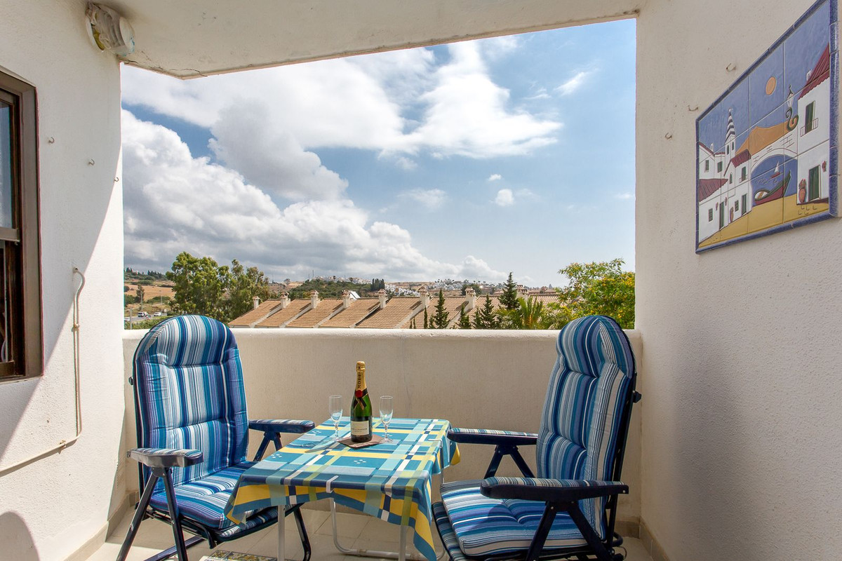2 Bed Apartment for sale in Estepona Costa Del Sol, Málaga, Spain