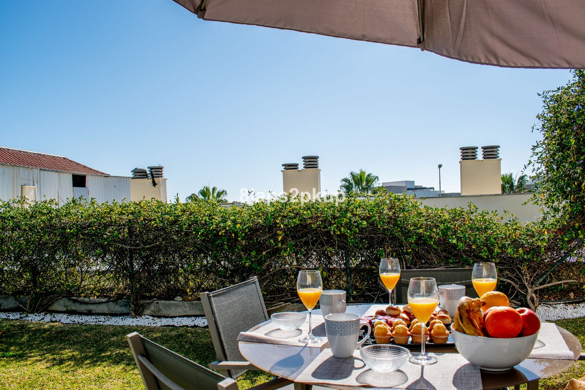 Se vende Apartamento Planta Baja de 2 dormitorios en Costa Del Sol, Málaga, España