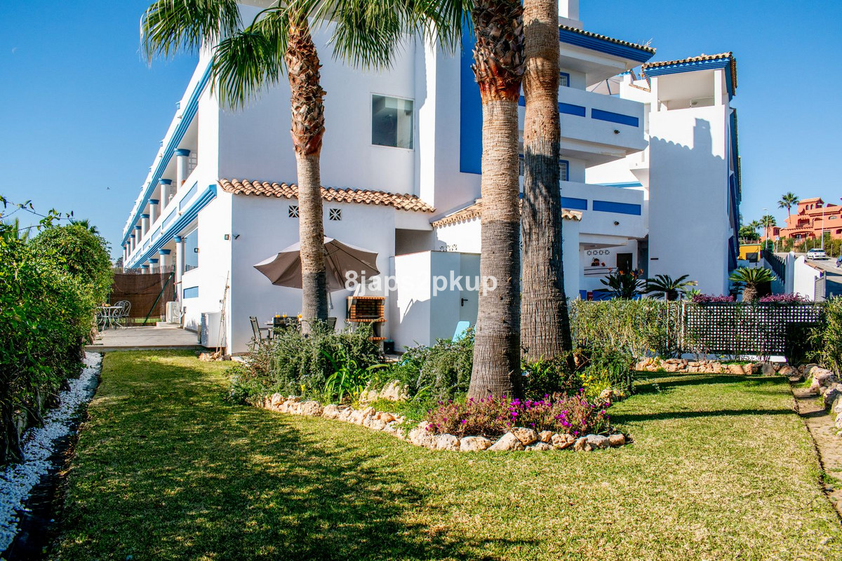 Se vende Apartamento Planta Baja de 2 dormitorios en Costa Del Sol, Málaga, España