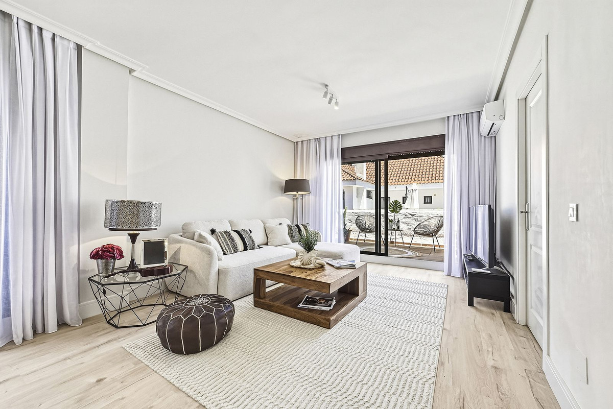 3 Bed Apartment for sale in Nueva Andalucía Costa Del Sol, Málaga, Spain