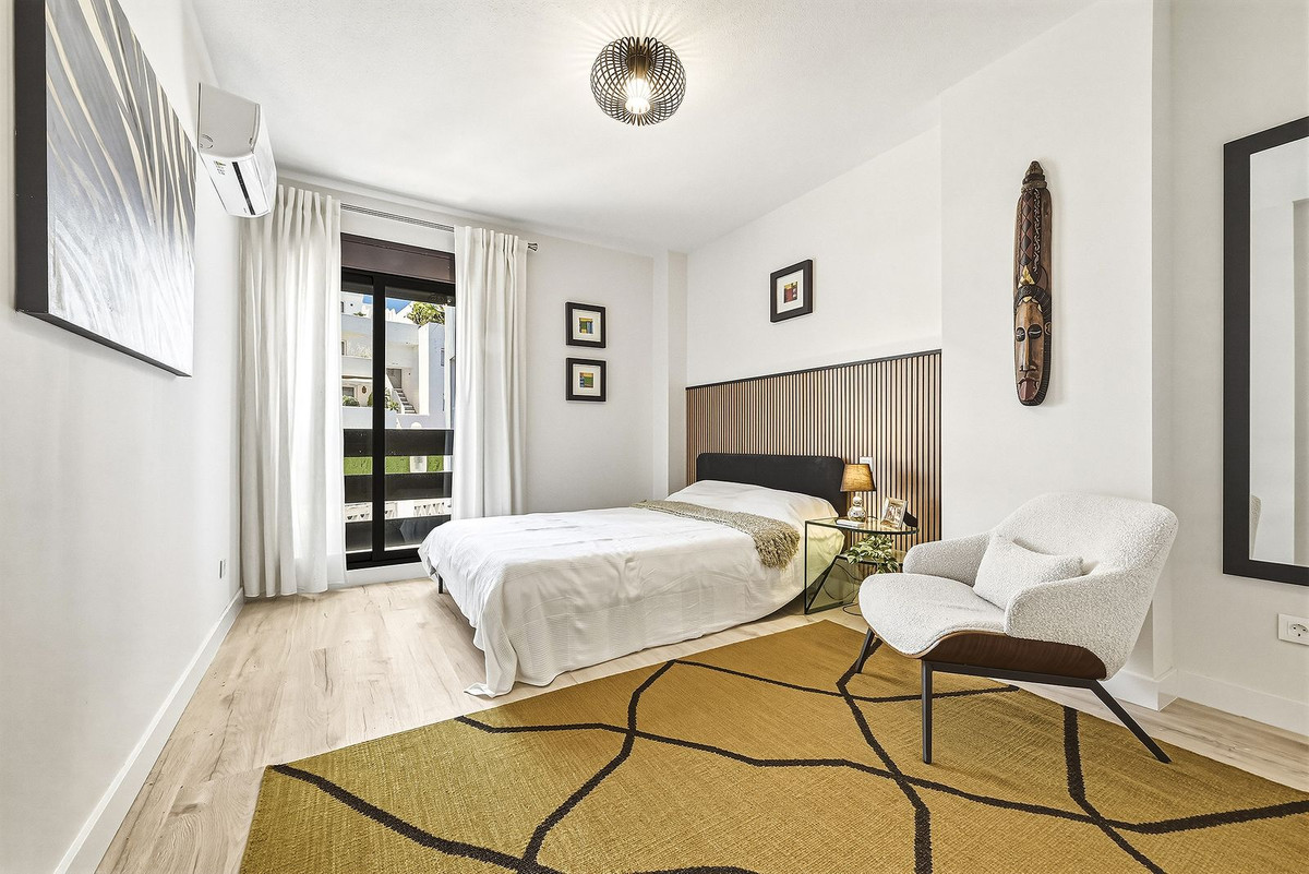 3 Bed Apartment for sale in Nueva Andalucía Costa Del Sol, Málaga, Spain