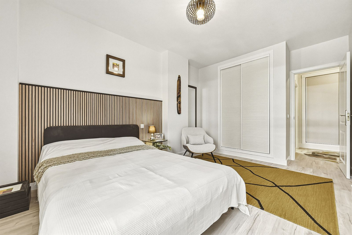3 Bed Apartment for sale in Nueva Andalucía Costa Del Sol, Málaga, Spain