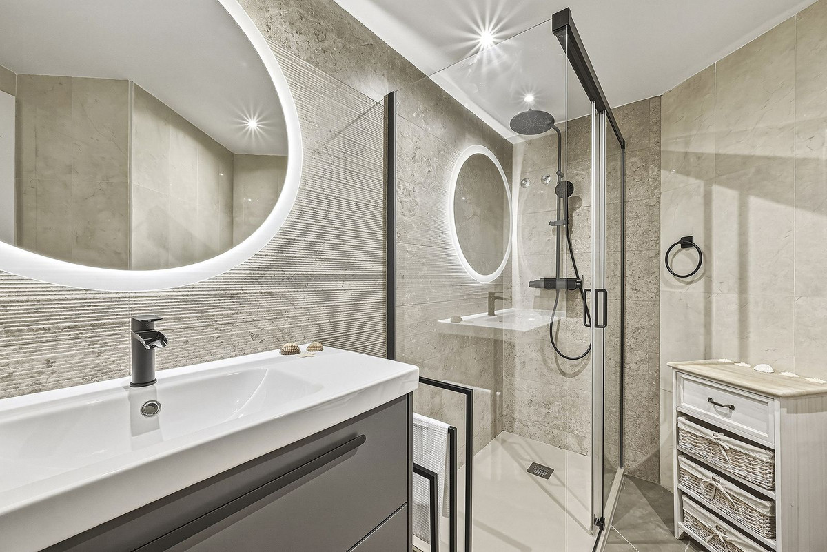 3 Bed Apartment for sale in Nueva Andalucía Costa Del Sol, Málaga, Spain