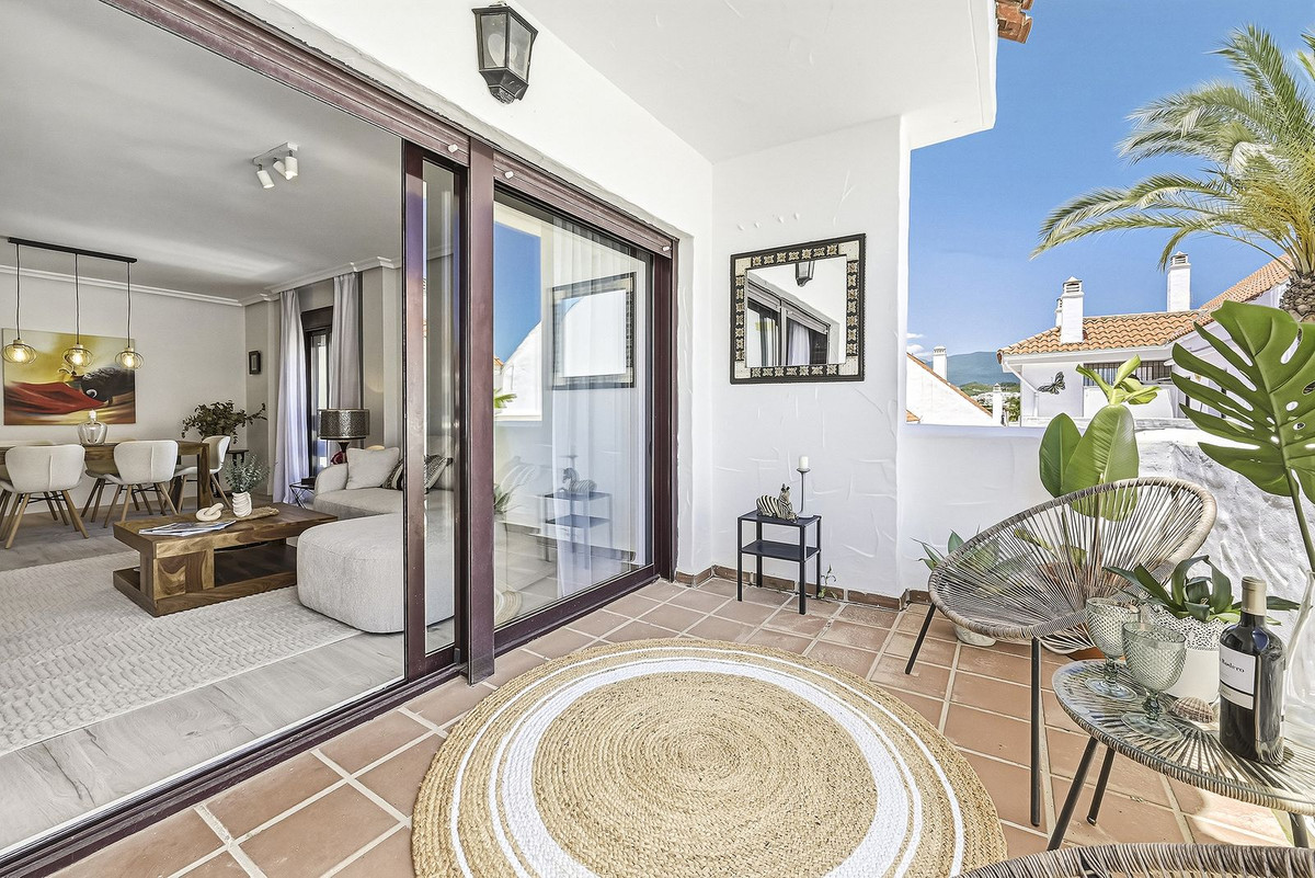 3 Bed Apartment for sale in Nueva Andalucía Costa Del Sol, Málaga, Spain