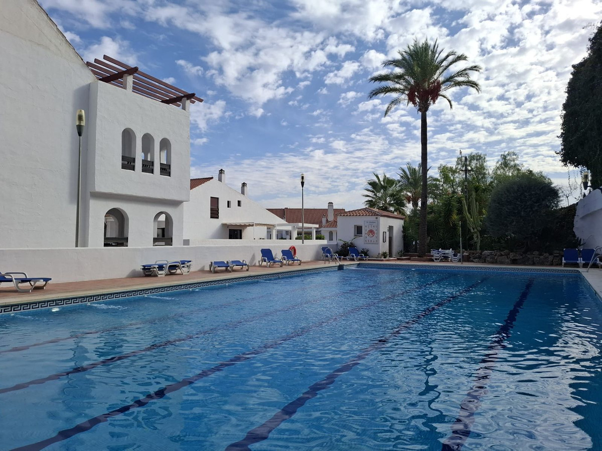 3 Bed Apartment for sale in Nueva Andalucía Costa Del Sol, Málaga, Spain