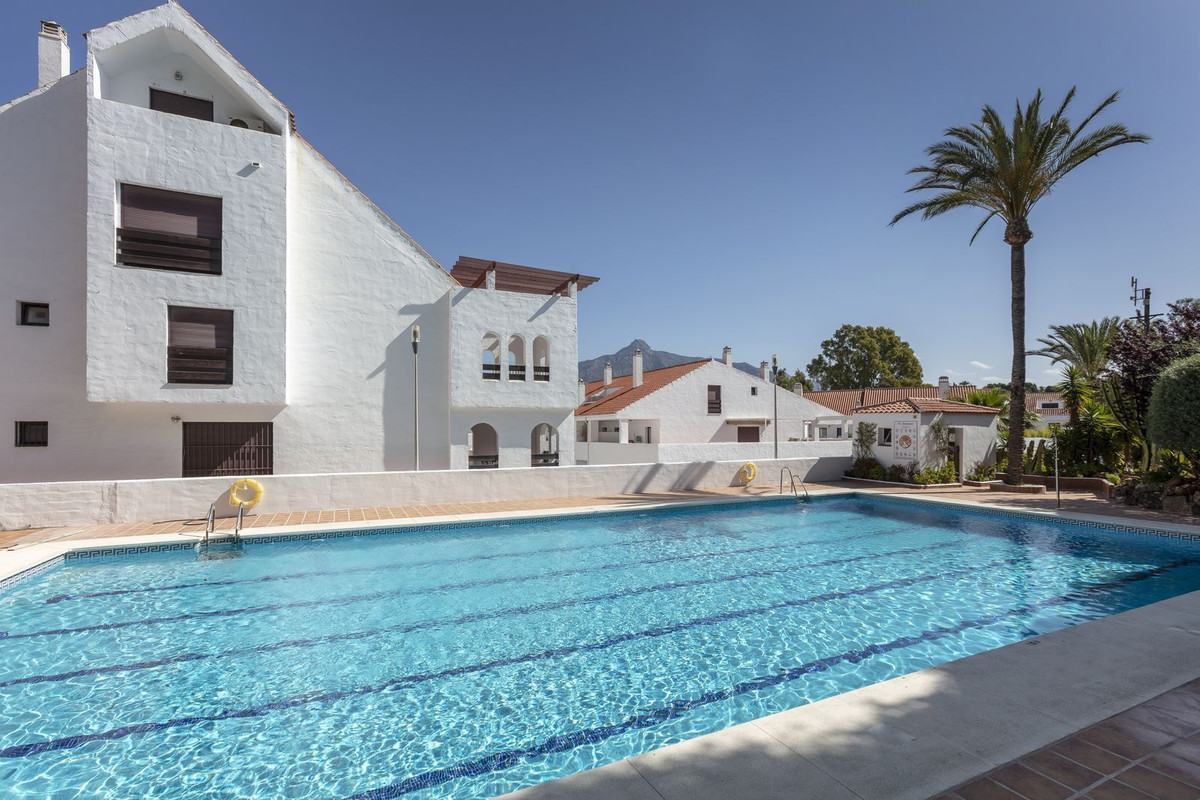 3 Bed Apartment for sale in Nueva Andalucía Costa Del Sol, Málaga, Spain