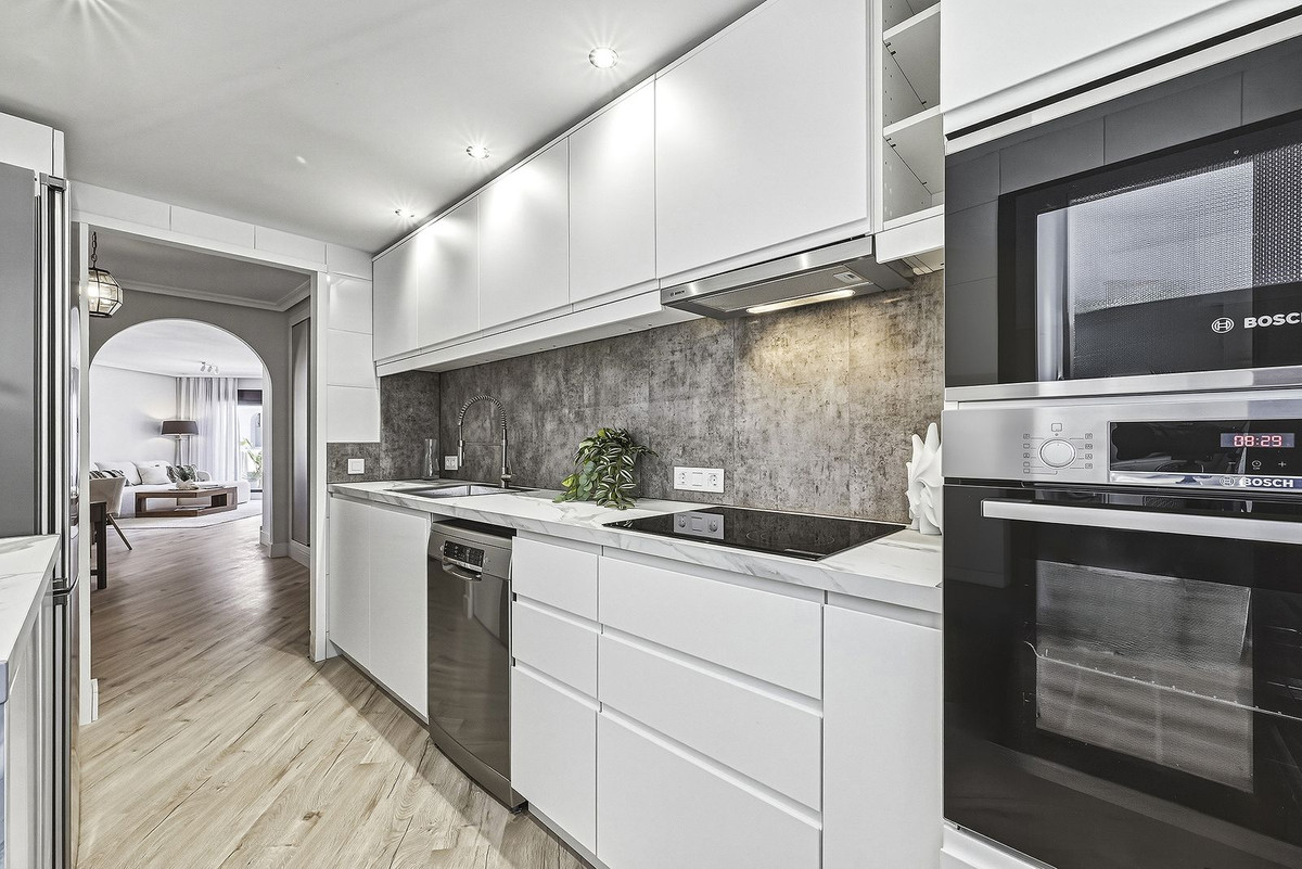 3 Bed Apartment for sale in Nueva Andalucía Costa Del Sol, Málaga, Spain