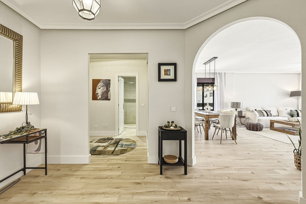 3 Bed Apartment for sale in Nueva Andalucía Costa Del Sol, Málaga, Spain