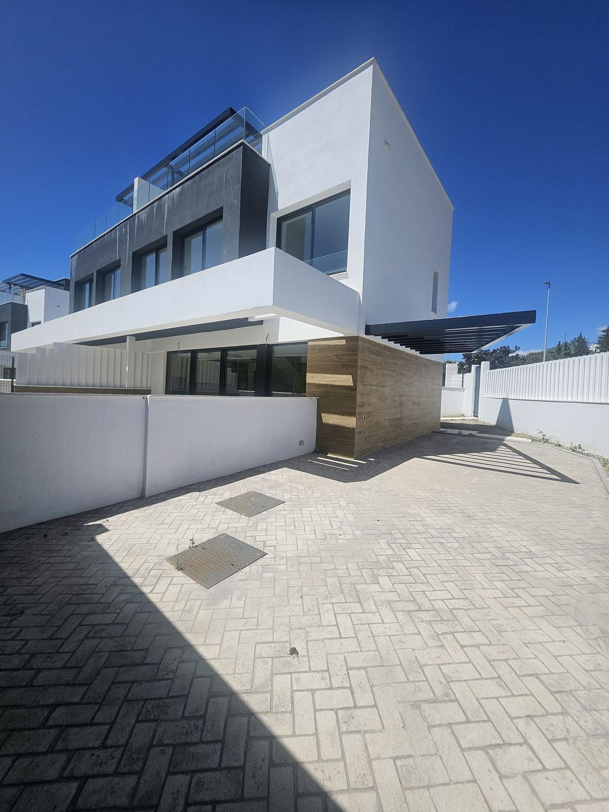 3 Bed Townhouse for sale in Atalaya Costa Del Sol, Málaga, Spain