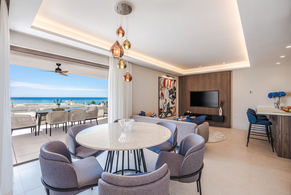 3 Bed Apartment for sale in Estepona Costa Del Sol, Málaga, Spain