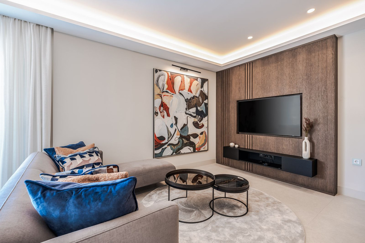 3 Bed Apartment for sale in Estepona Costa Del Sol, Málaga, Spain