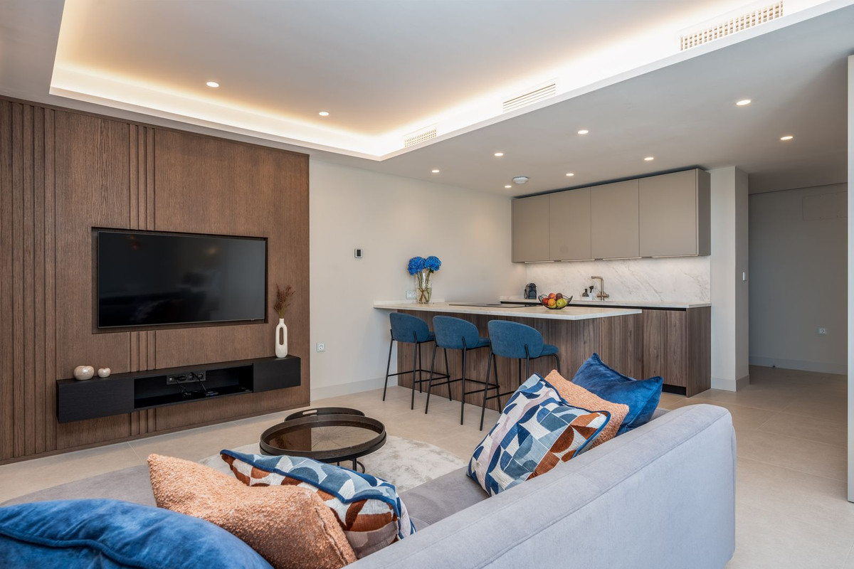 3 Bed Apartment for sale in Estepona Costa Del Sol, Málaga, Spain