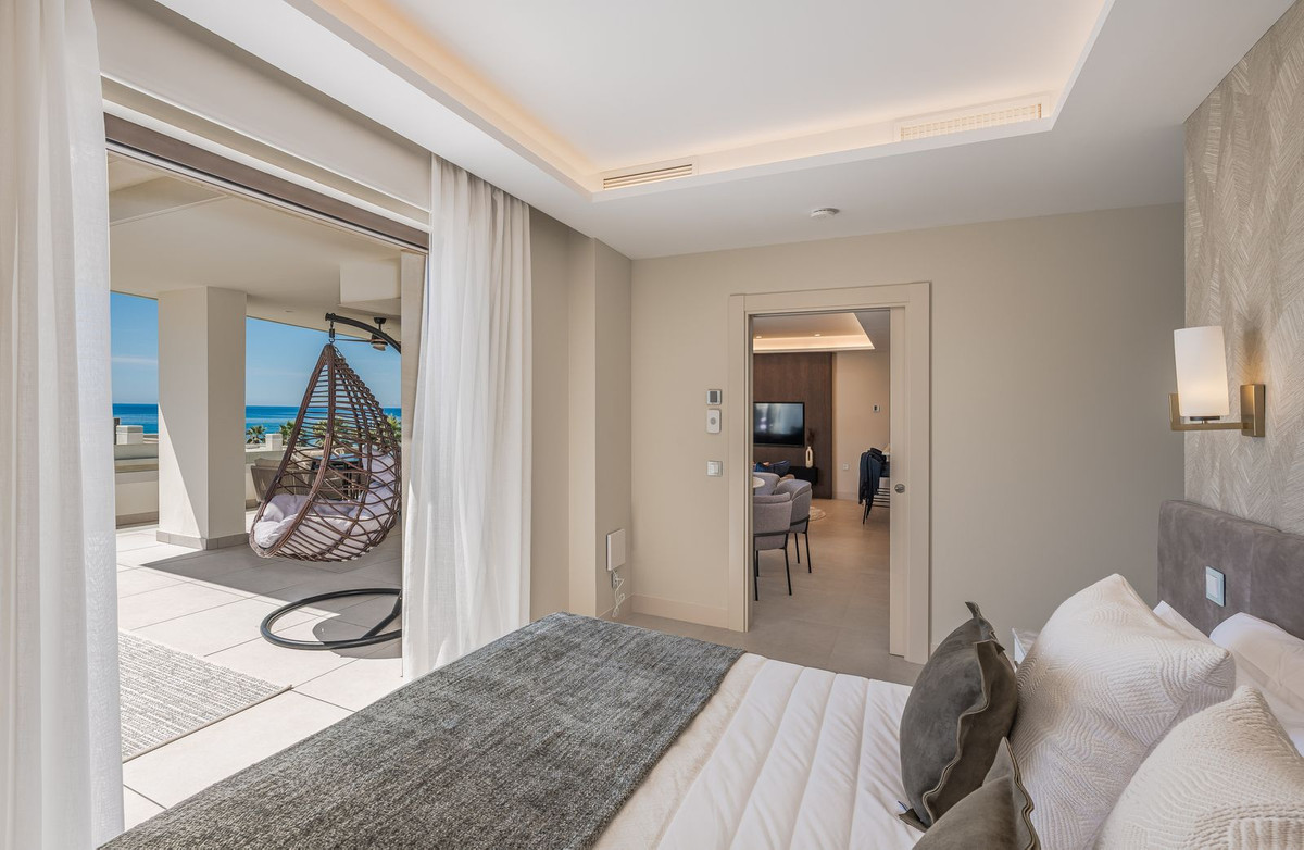 3 Bed Apartment for sale in Estepona Costa Del Sol, Málaga, Spain