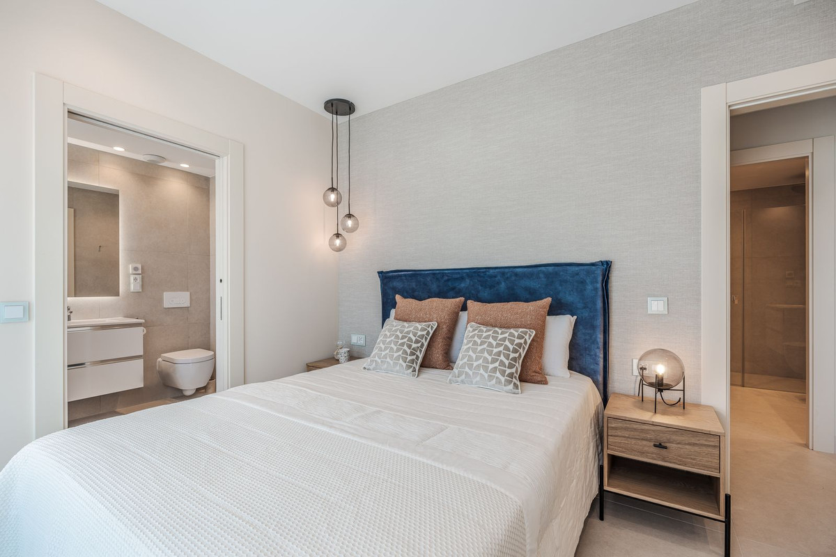 3 Bed Apartment for sale in Estepona Costa Del Sol, Málaga, Spain