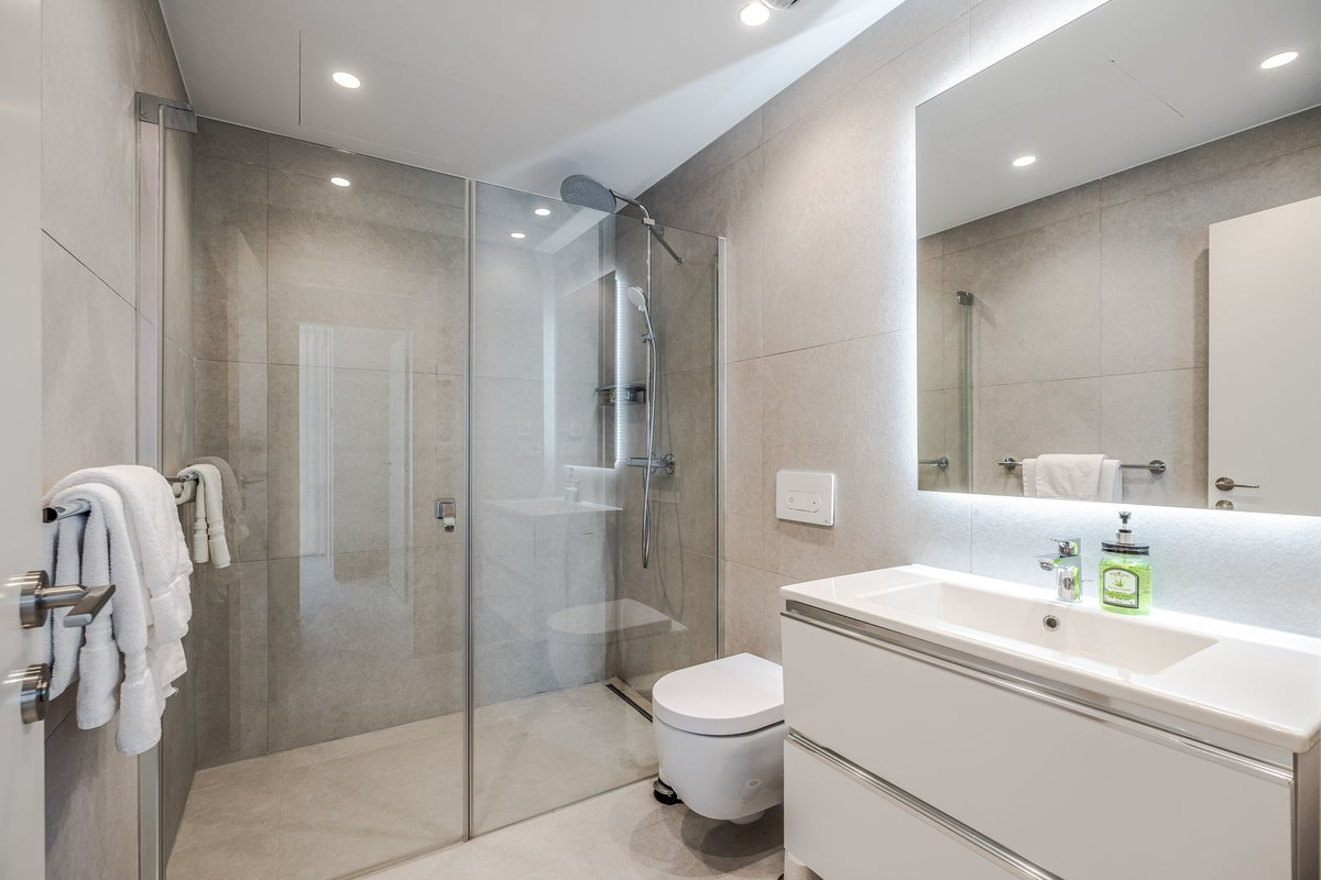 3 Bed Apartment for sale in Estepona Costa Del Sol, Málaga, Spain