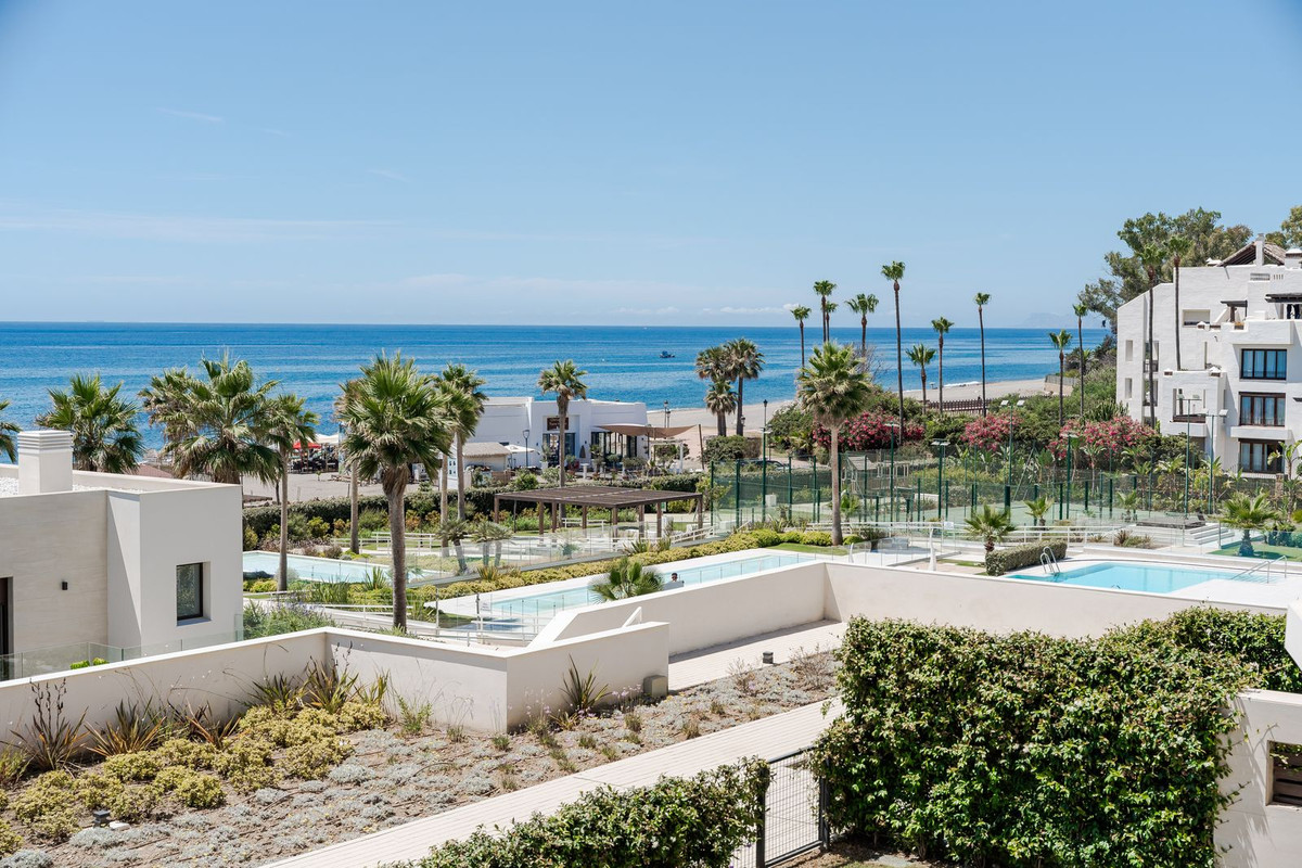 3 Bed Apartment for sale in Estepona Costa Del Sol, Málaga, Spain
