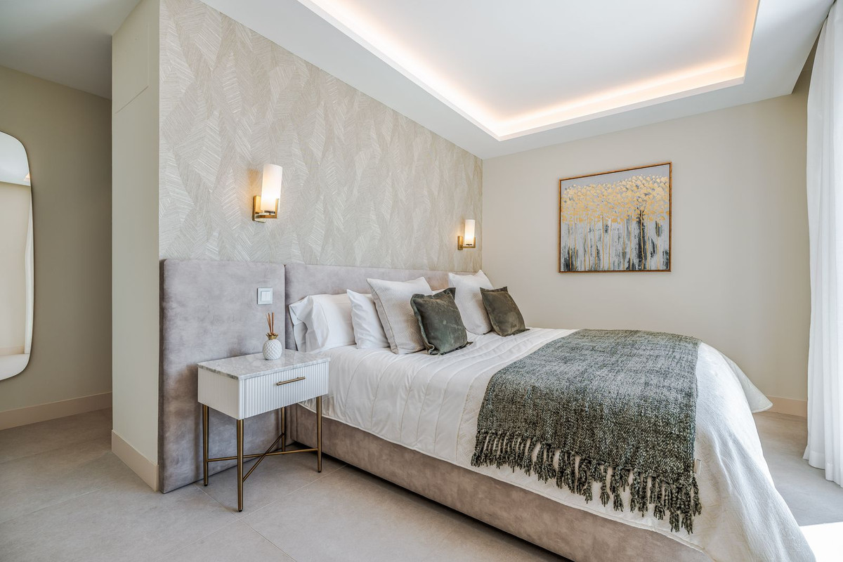 3 Bed Apartment for sale in Estepona Costa Del Sol, Málaga, Spain