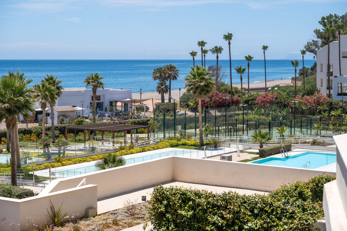 3 Bed Apartment for sale in Estepona Costa Del Sol, Málaga, Spain