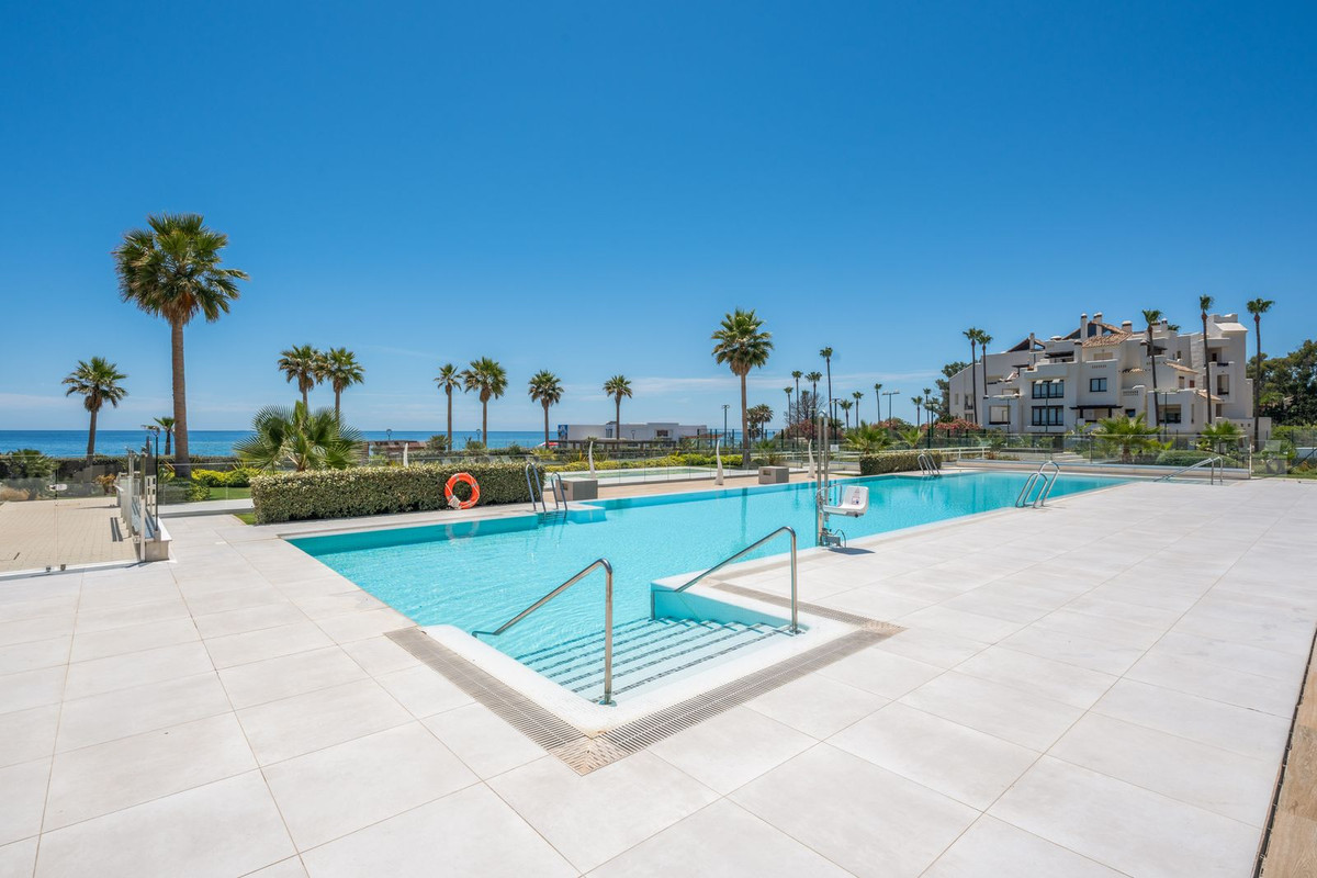 3 Bed Apartment for sale in Estepona Costa Del Sol, Málaga, Spain