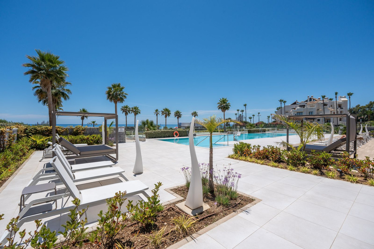 3 Bed Apartment for sale in Estepona Costa Del Sol, Málaga, Spain