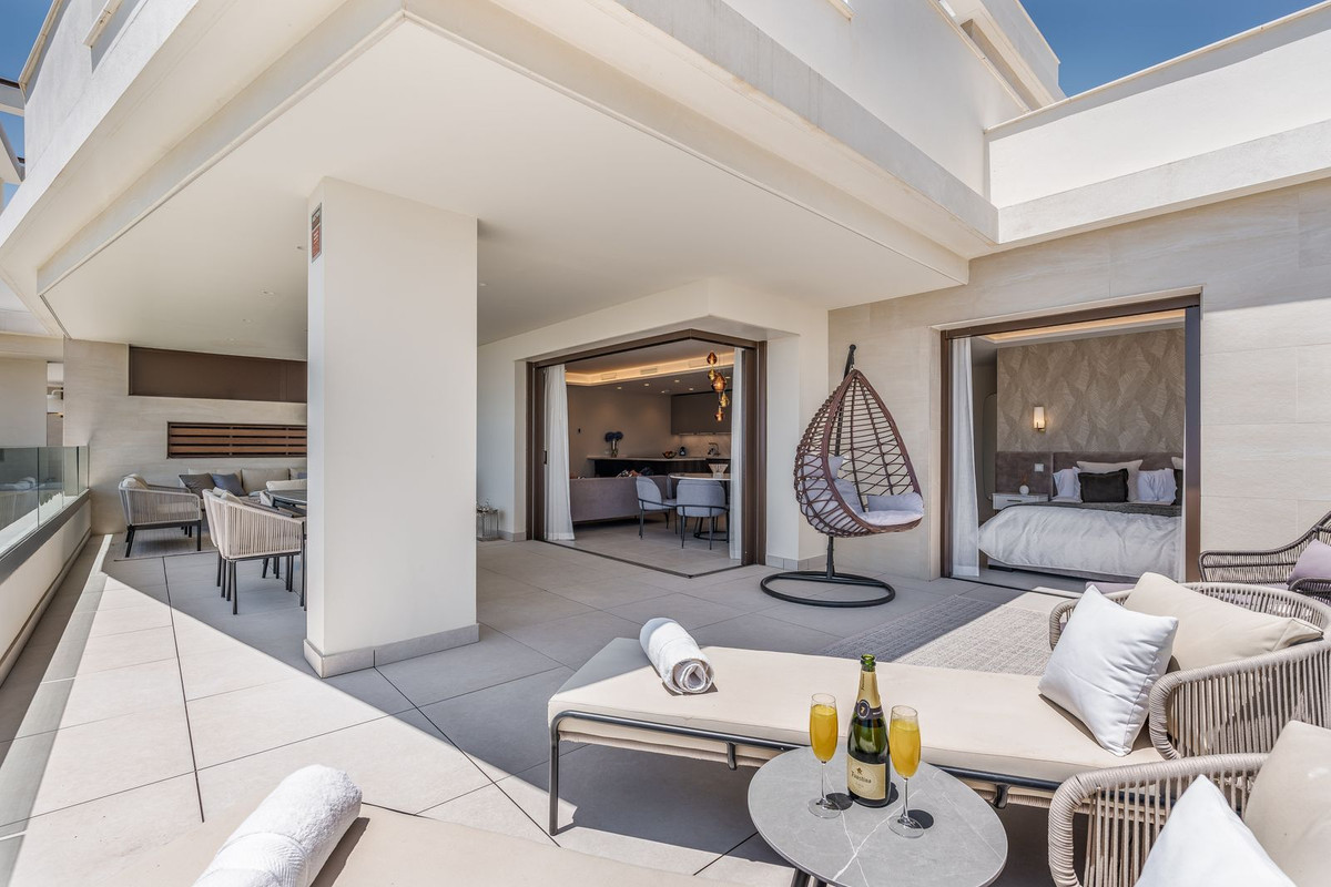 3 Bed Apartment for sale in Estepona Costa Del Sol, Málaga, Spain