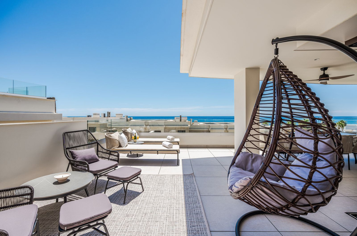 3 Bed Apartment for sale in Estepona Costa Del Sol, Málaga, Spain