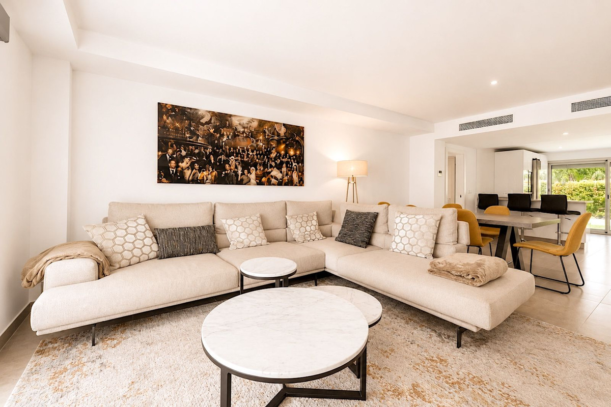 3 Bed Apartment for sale in Atalaya Costa Del Sol, Málaga, Spain