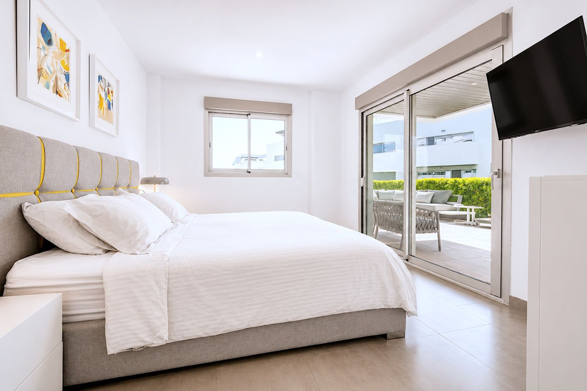 3 Bed Apartment for sale in Atalaya Costa Del Sol, Málaga, Spain