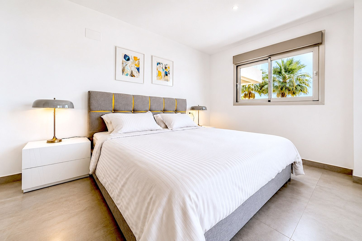 3 Bed Apartment for sale in Atalaya Costa Del Sol, Málaga, Spain