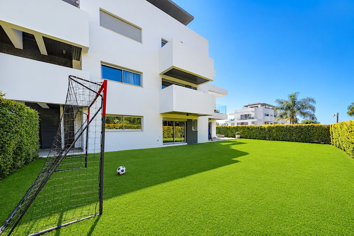 3 Bed Apartment for sale in Atalaya Costa Del Sol, Málaga, Spain