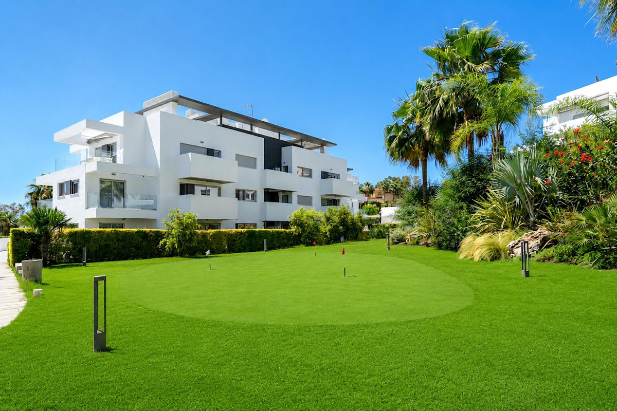 3 Bed Apartment for sale in Atalaya Costa Del Sol, Málaga, Spain