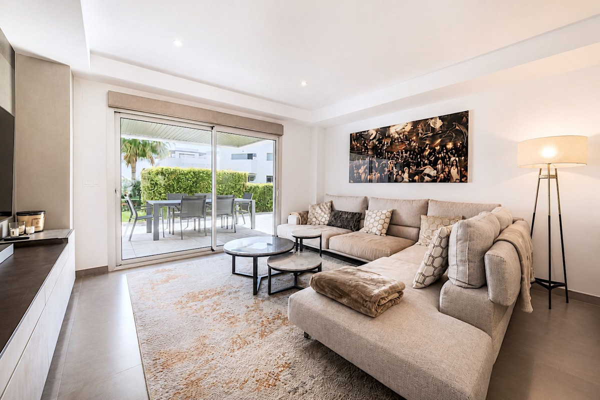 3 Bed Apartment for sale in Atalaya Costa Del Sol, Málaga, Spain